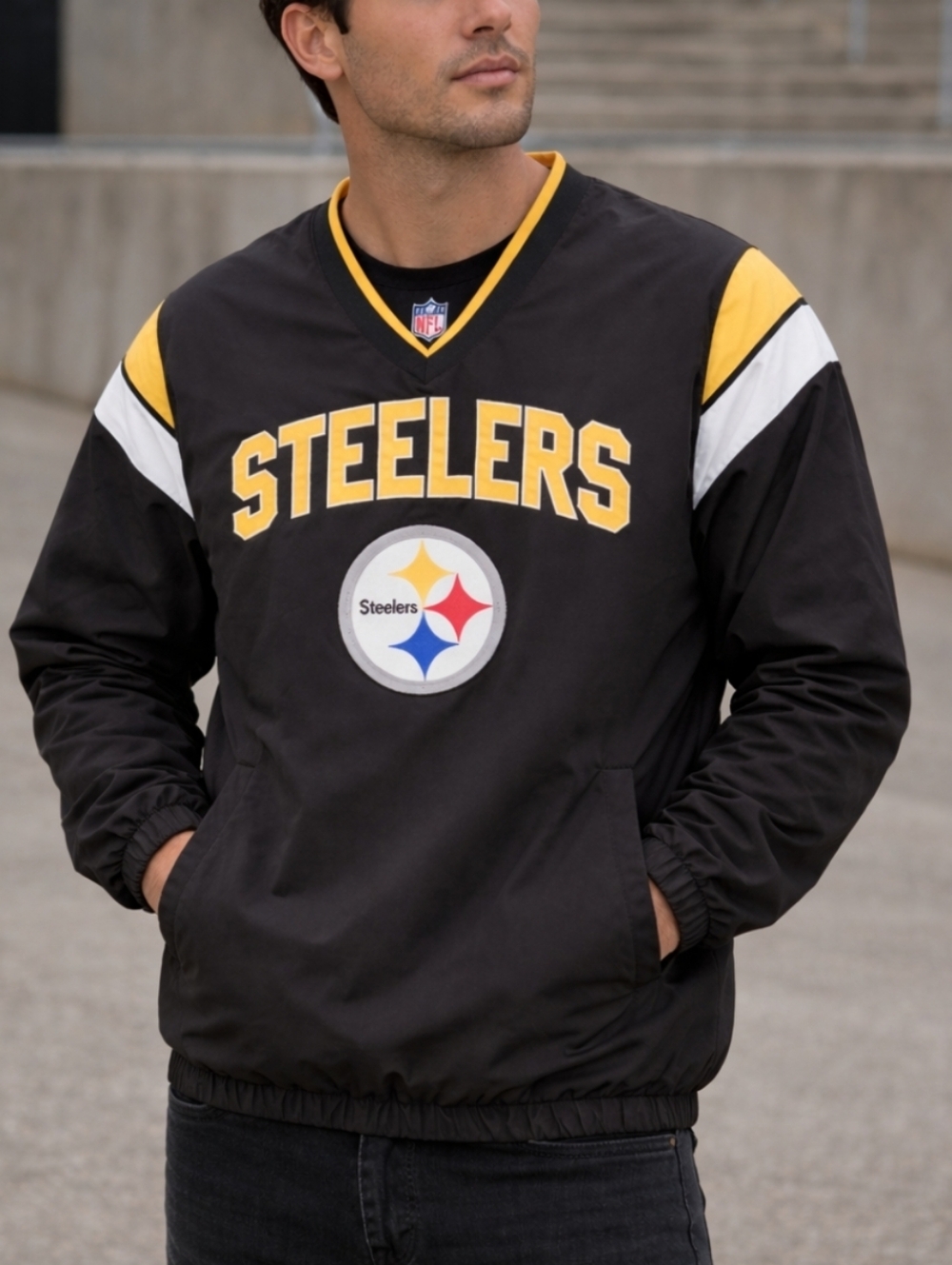 Pittsburg Steelers NFL Apparel V-neck Pullover Windbreaker Vented Jacket Large